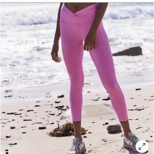 NWT Free People FP Movement Breathe Deeper Leggings - Size  L | Sleek & Comfy